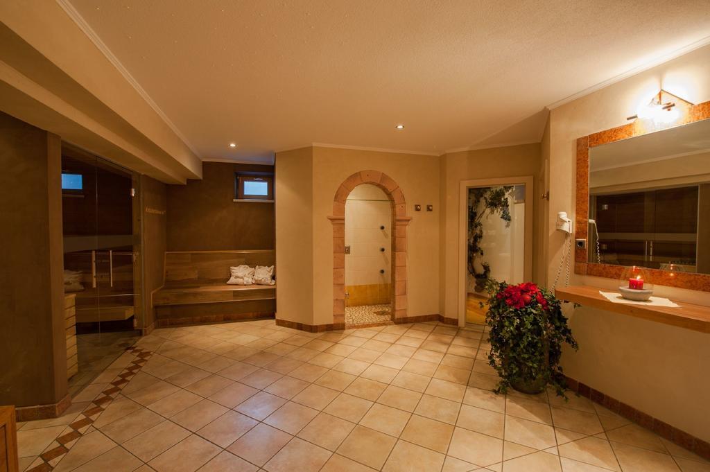 Rustika - Appartements & Spa Ehrwald Ngoại thất bức ảnh
