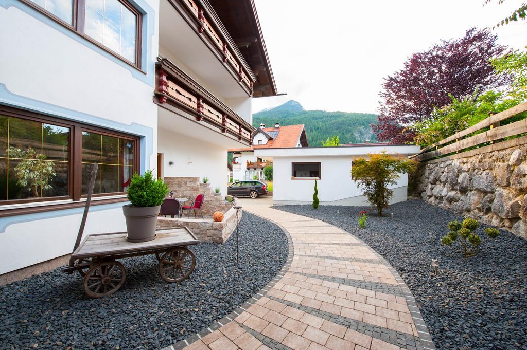 Rustika - Appartements & Spa Ehrwald Ngoại thất bức ảnh
